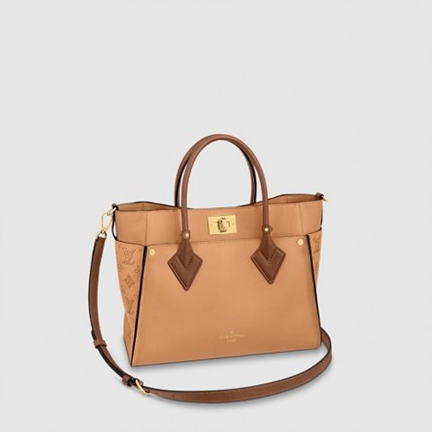[Premium] LOUIS VUITTON 루이비통 온 마이 사이드 MM 아리조나 베쥬 M20633